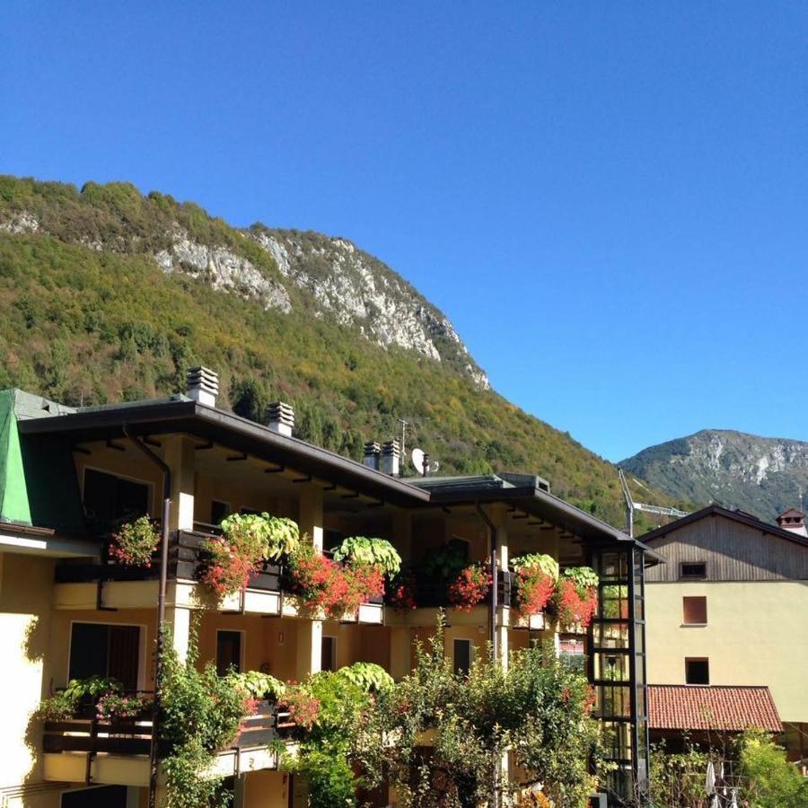 Aparthotel Residenza La Ciasa à Claut Extérieur photo